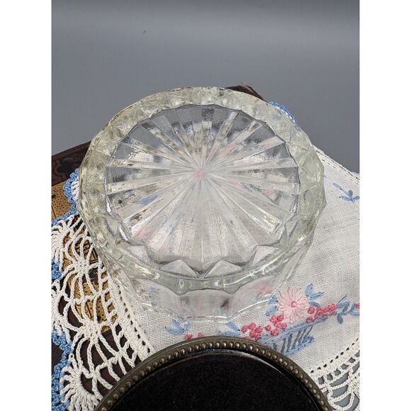 Vintage Silver Plated Vanity Dish with Lid Trinket - Picture 2 of 4